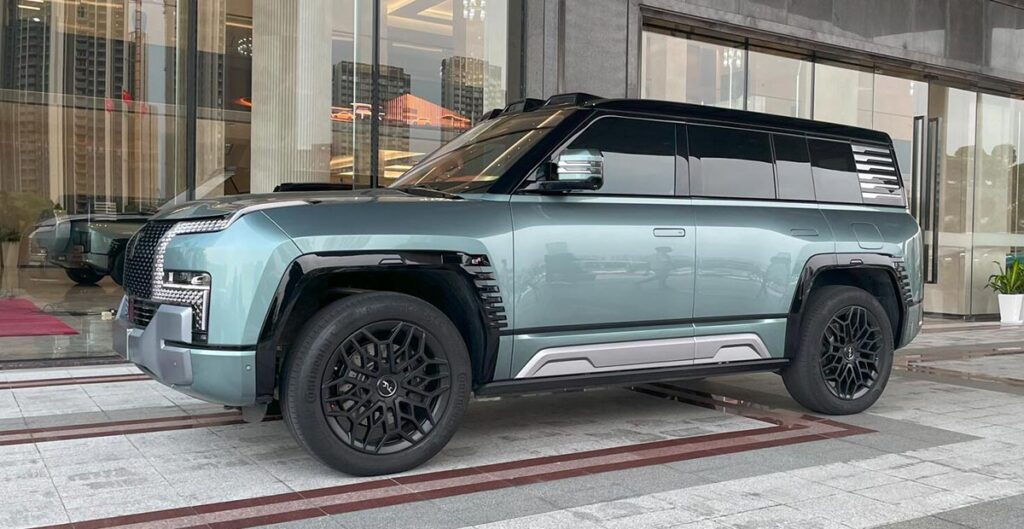 BYD Yangwang U8’s 1st production cars roll off line, deliveries to start soon